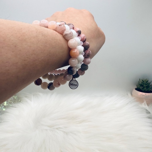 “Mom” Arm Candy Beaded Bracelet - Picture 3 of 7